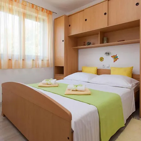 In 13934 Apartmán Jadranovo